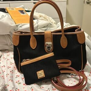 DDooney and Bourke black tote
